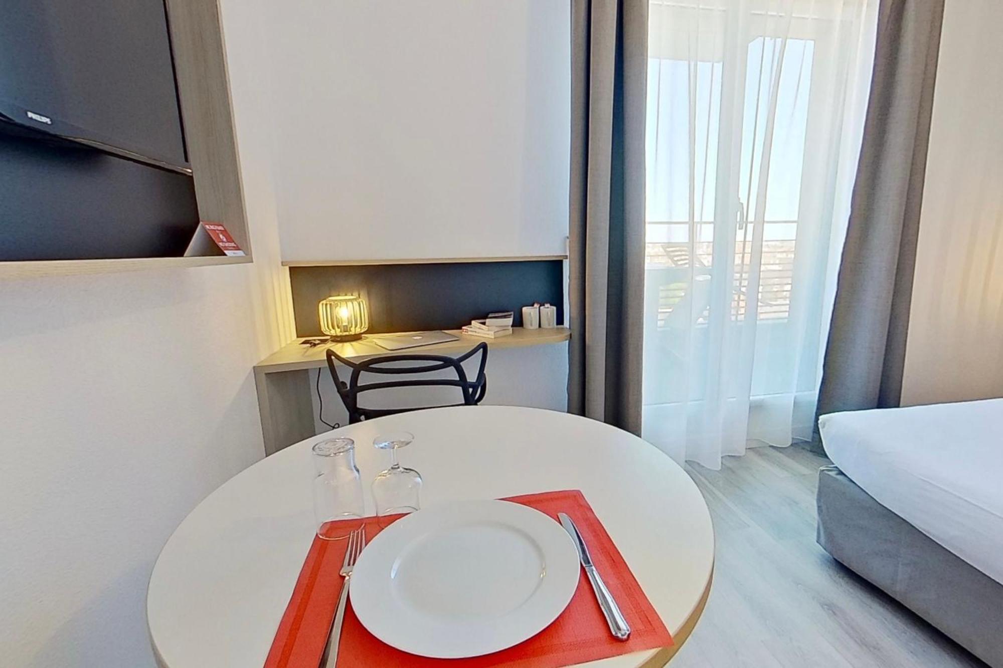 Apart-hotel City Residence Tours
